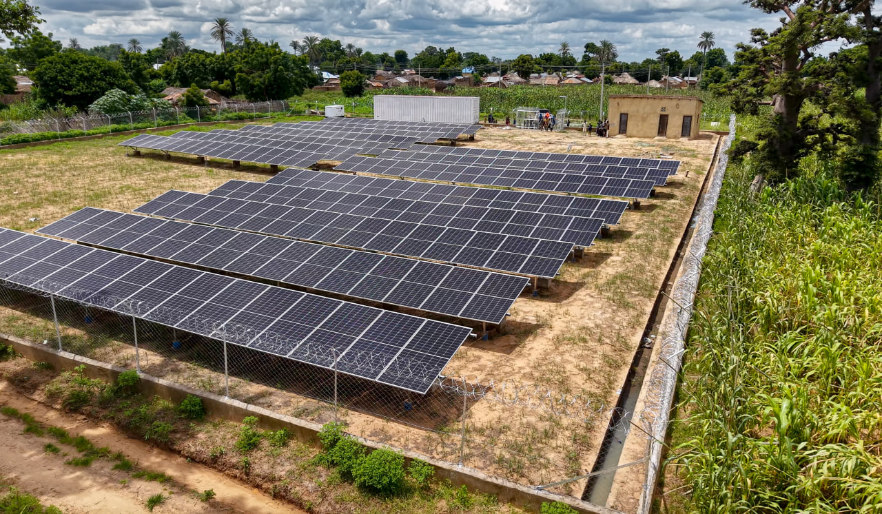 Minigrid Deployment 10, solar mini grid with smart metering